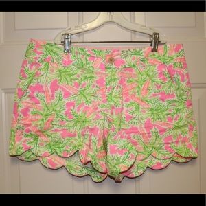 Lilly Pulitzer lightly worn scalloped shorts